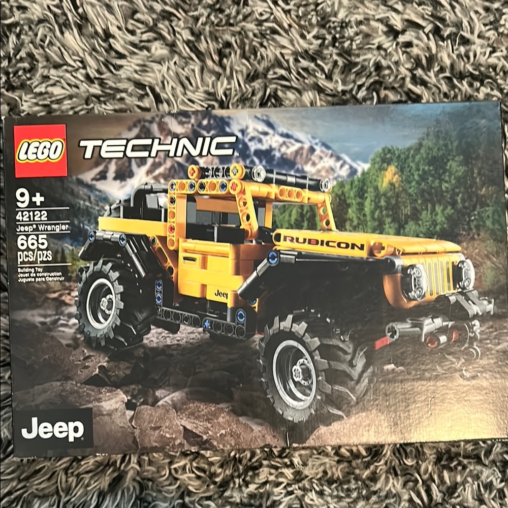 Brand new in box! Lego Technic Off-Road Building Set Jeep Rubicon yellow & Black